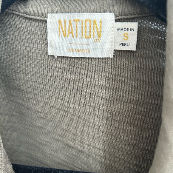 Nation Ltd. Cotton snap front top. NWT. Size S. - Picture 4 of 5